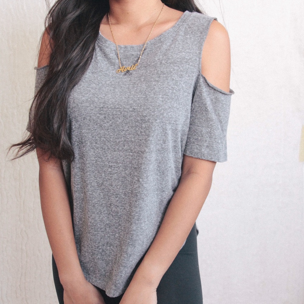 ♡ Treasure & Bond Gray Cold Shoulder Tee ♡